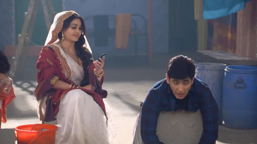 Vibhuti learns about Anita's pretence - Bhabi Ji Ghar Par Hai
