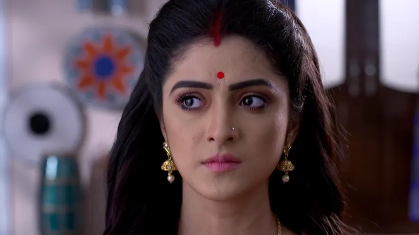 Kedar takes Anuradha to Wriddhiman's house - Jamuna Dhaki