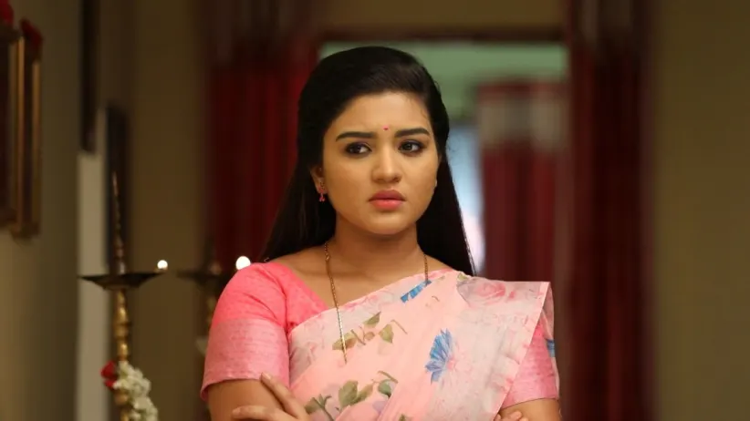 Parvathy makes ‘thuthuvalai rasam’ for Akhila - Sembaruthi