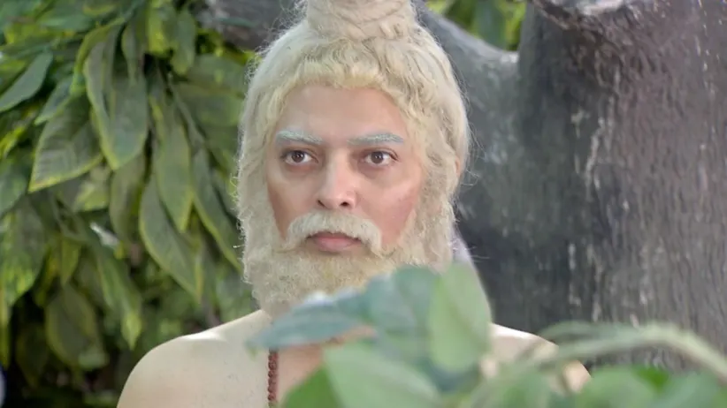 Lokenath goes to meet Kamala - Joy Baba Lokenath