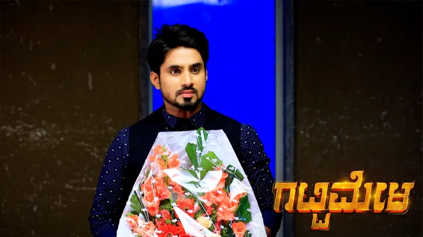 Vedanth comes across Dhruva - Gattimela