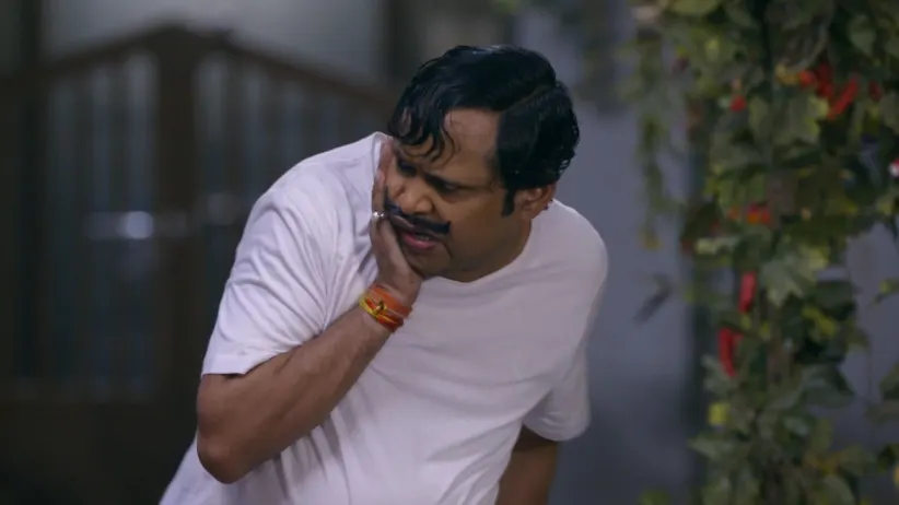 Rajesh ousts Happu from the house - Happu Ki Ultan Paltan