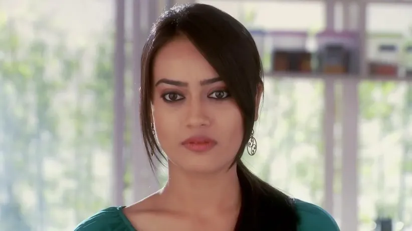 Badi Bi calls Razia a beggar - Qubool Hai