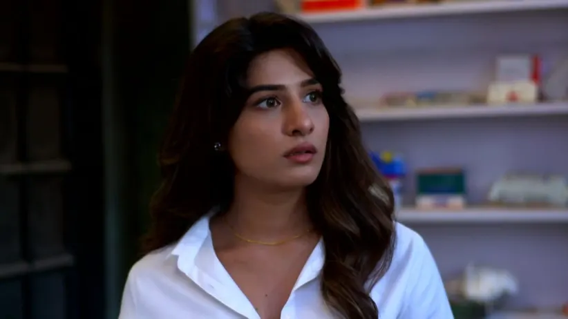 Divya calls a sketch artist in the clinic - Devmanus