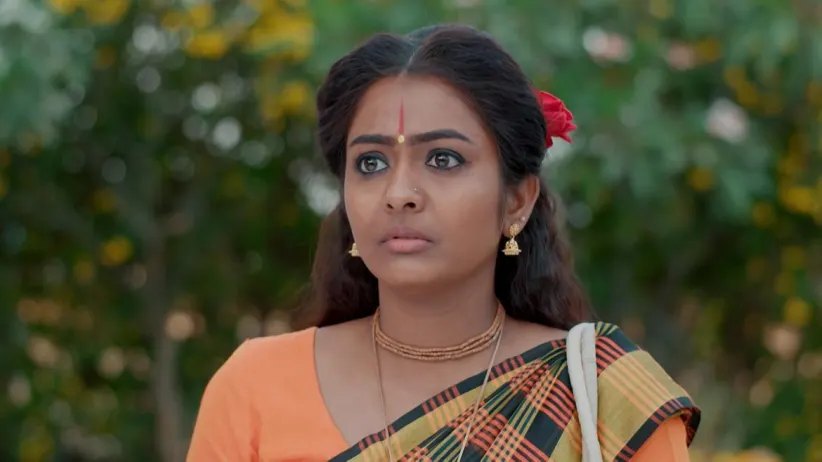 Akhil tells Nakshatra about his fear - Krishna Tulasi