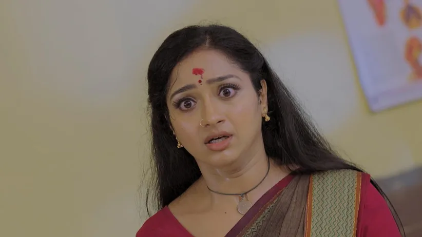Trinayani lies to the doctor - Trinayani