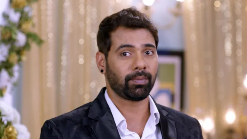 Pallavi Feels Jealous - Iniya Iru Malargal