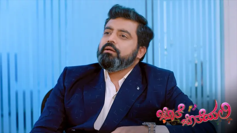 Anu gets the storeroom keys from Shanabhoga - Jothe Jotheyali