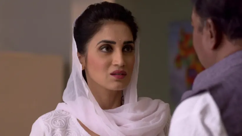 Wadkar suspects Siddhant might be murdered - Kaay Ghadla Tya Ratri?