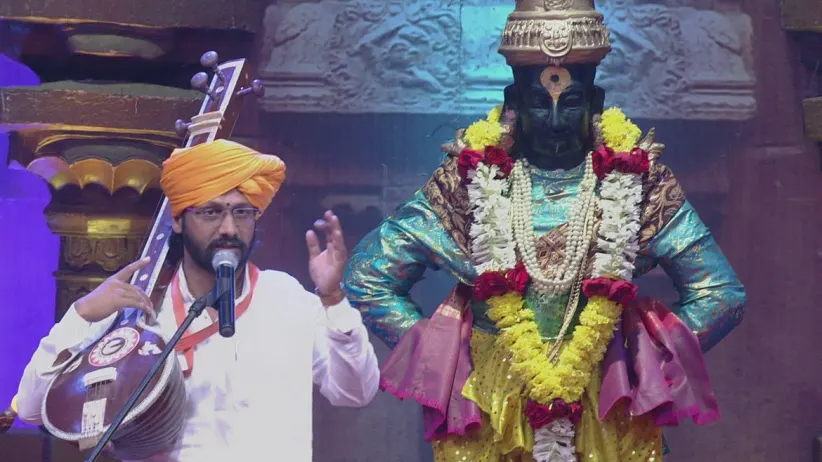 Pandurang Maharaj's melodious kirtan - Man Mandira