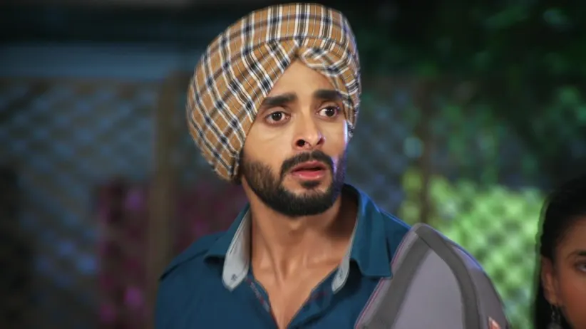 Lalli intimidates Preeto - Kamli Ishq Di