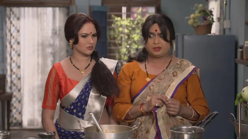 Mangal Singh falls for Neetu - Happu Ki Ultan Paltan
