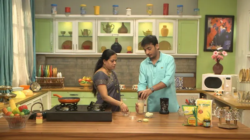 Dryfruitschi Wadi' and 'Stuffed Bombil' - Aamhi Saare Khavayye