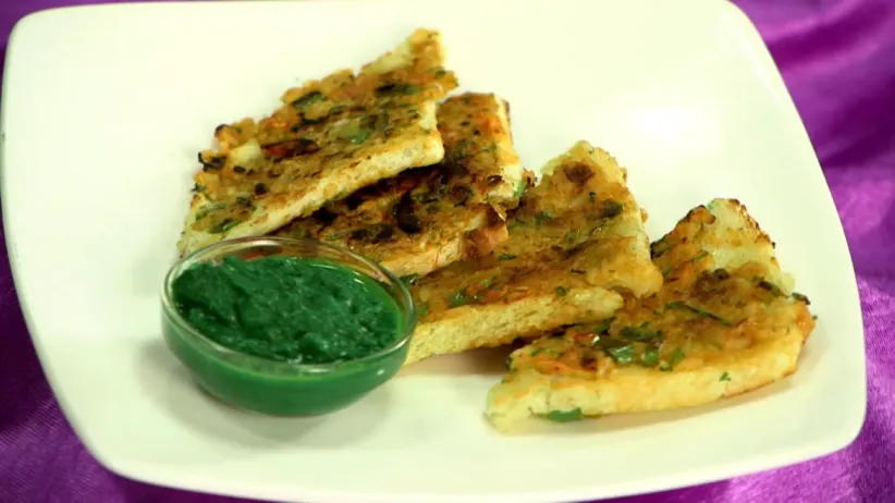 Tomato Sabudana Wada and Rice Toast - Aamhi Saare Khavayye