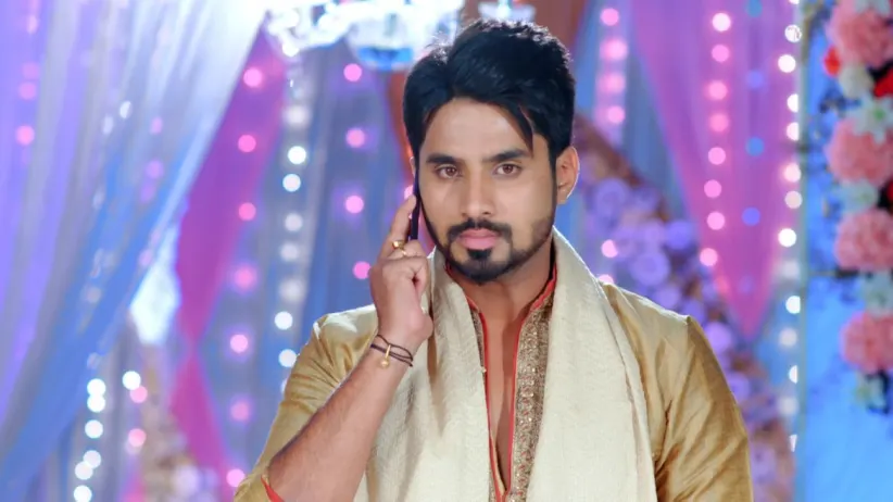 Vaijayanti foils Suhasini's plan - Gattimela