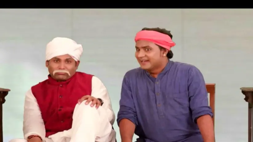 A house help tries to deceit his boss - Hasee Ke Rail Chhoot Na Jaaye