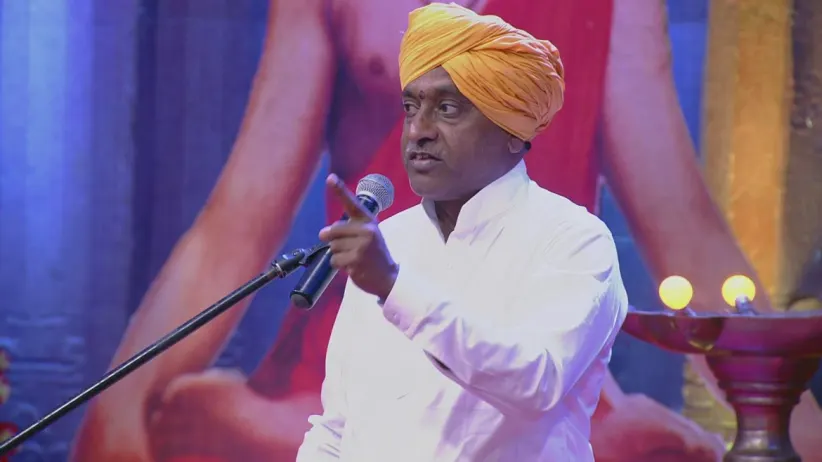 Gurav Maharaj states the importance of chanting - Man Mandira