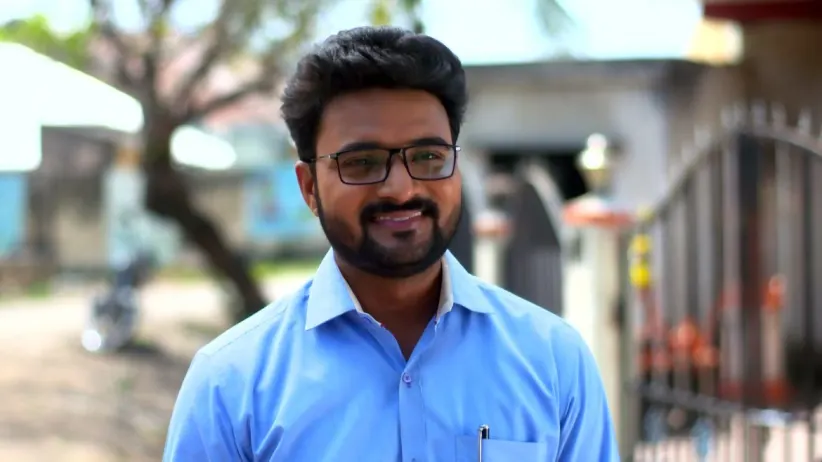 Rupa's father asks for money from Ajit Kumar - Devmanus
