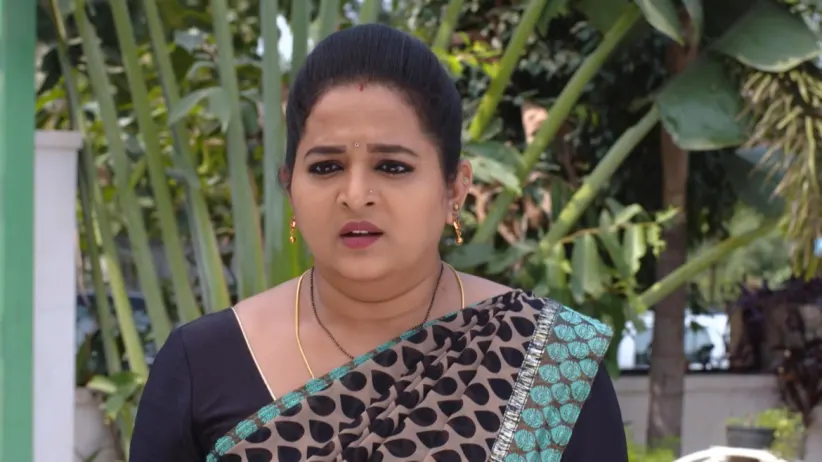 Geetha confronts Gundamma for hiding the mani - Gundamma Katha