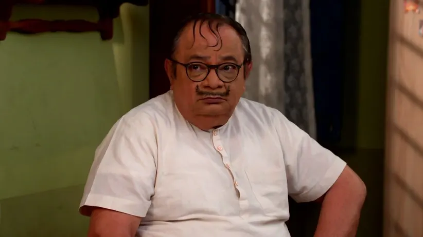 Happu buys expensive gifts for his family - Happu Ki Ultan Paltan