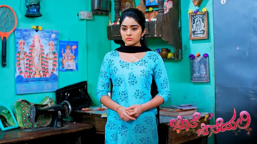 Pushpa slaps Anu - Jothe Jotheyali