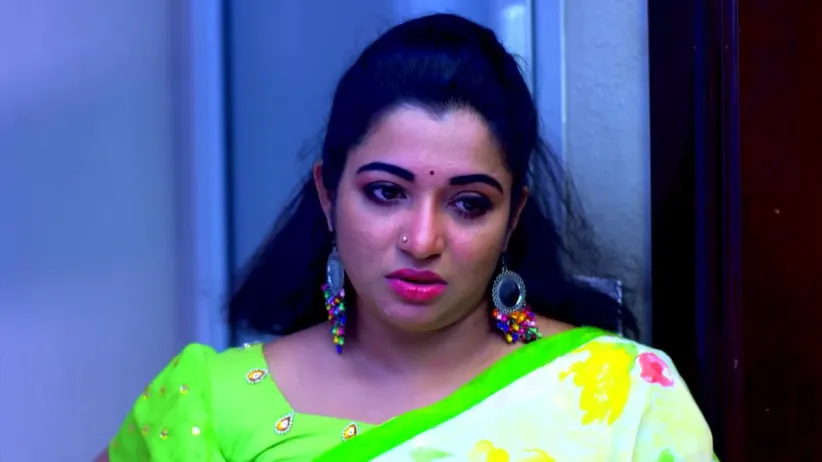 Vimala hides the jackfruit - Manampole Mangalyam