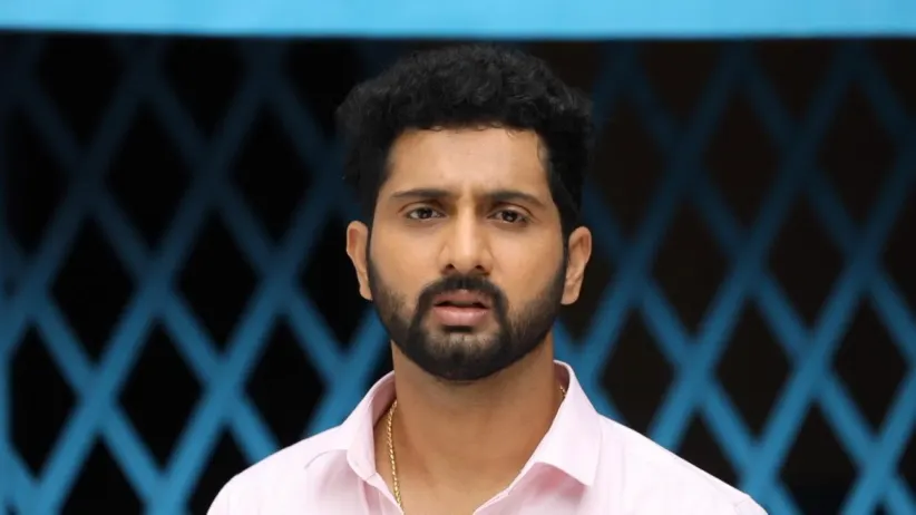 Anuradha decides to fight for Sanjeev - Rettai Roja