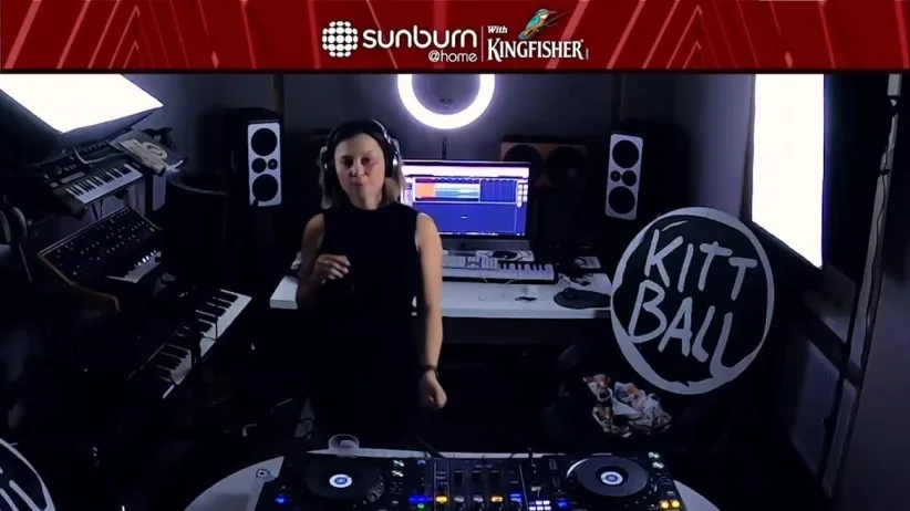 Juliet Sikora - Sunburn at Home