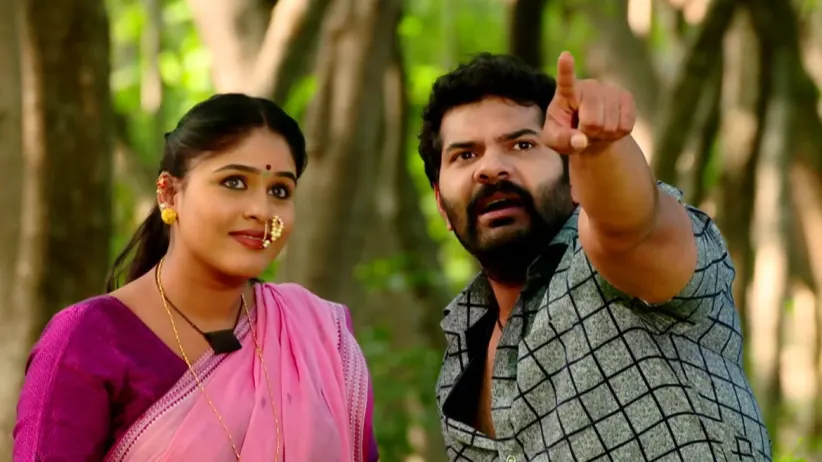 Rana and Jiza Roam in the Jungle