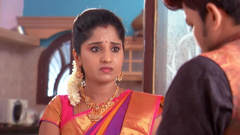 Jai gets suspicious at the temple - Kalyana Vaibhogam