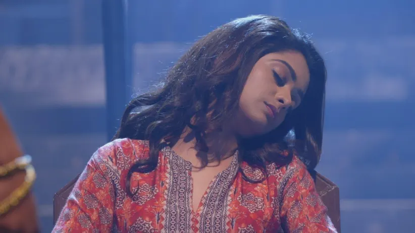 Sanju unknowingly puts Prachi's life in danger - Kumkum Bhagya