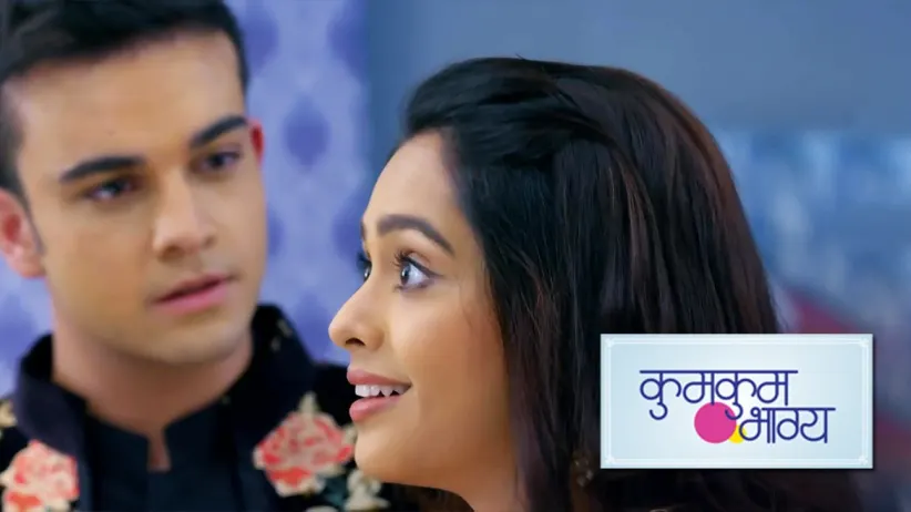 Abhi and Pragya faint inside the lift - Kumkum Bhagya