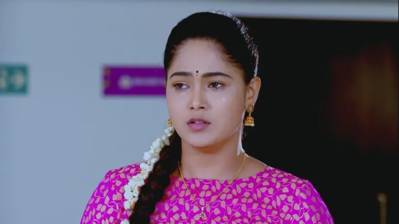 Anushka Stops Paarvathi from Meeting Aditya - Paaru