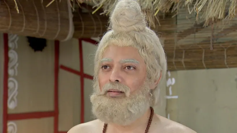Lokenath works to build his ashram - Joy Baba Lokenath