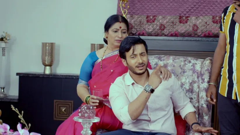 Karthik performs puja at the temple for Sathya - Sathya