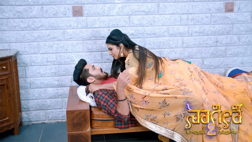 Shivani is shocked on seeing her wedding invite - Naagini 2