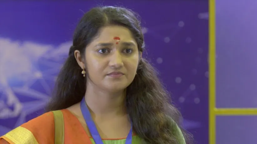 Sandra shuns Sreelakshmi - Neeyum Njanum