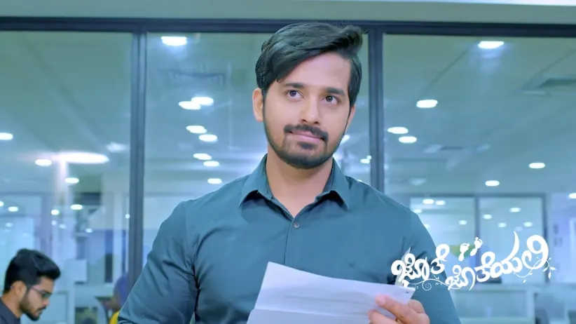Anu is stunned on seeing Neil in the park - Jothe Jotheyali