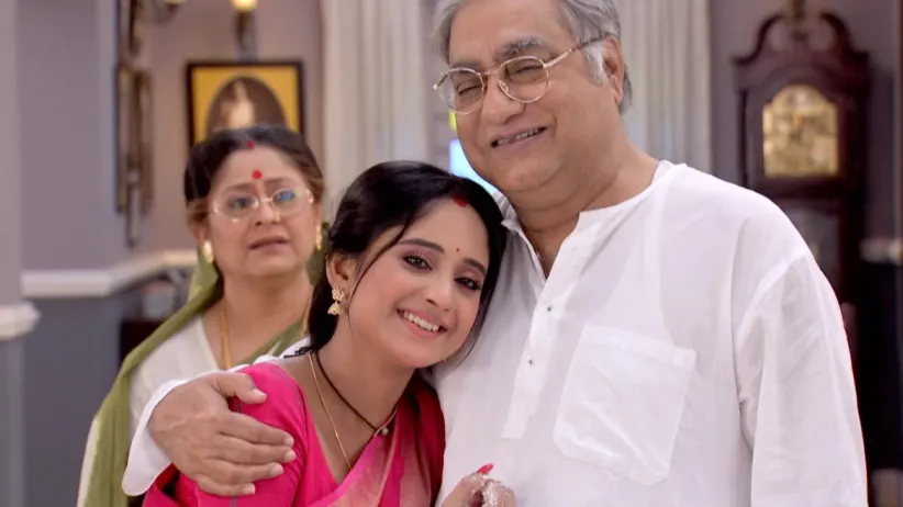 Siddhartha's boss arrives at Monohara house - Mithai