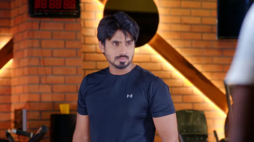 Goons misbehave with Amulya at the gym - Gattimela