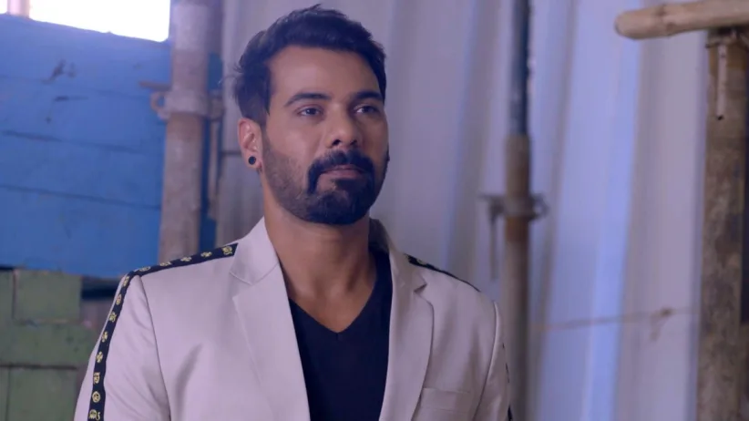 Pragya Quarrels with Vikram - Iniya Iru Malargal
