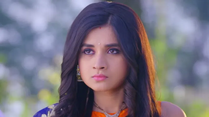 AJ saves Guddan from a kitchen accident - Guddan - Tumse Na Ho Paayega