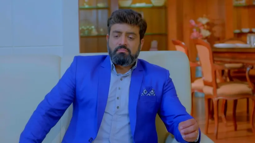 Subbu insults Raghupati - Jothe Jotheyali