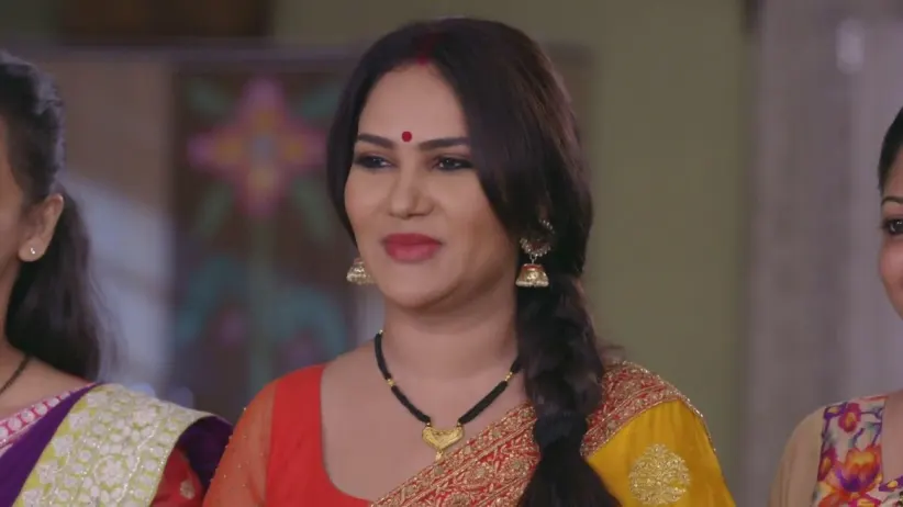 Amma gets the necklace