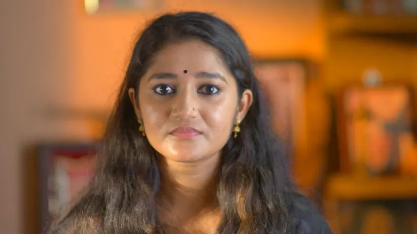 Sudarshanan visits Trivikraman's house - Neeyum Njanum