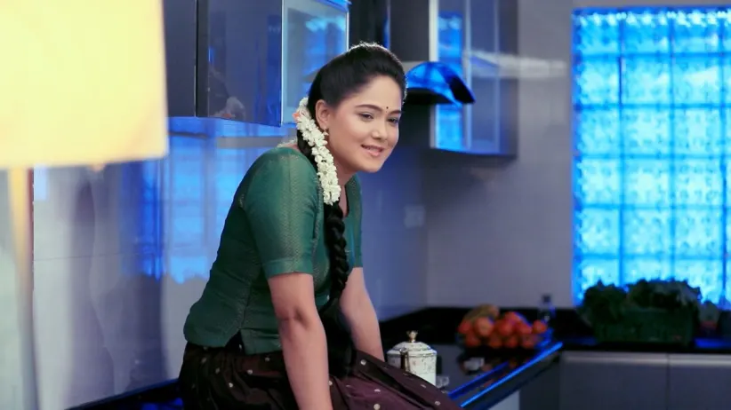 Paarvathi's Concern for Aditya Upsets Anushka - Paaru