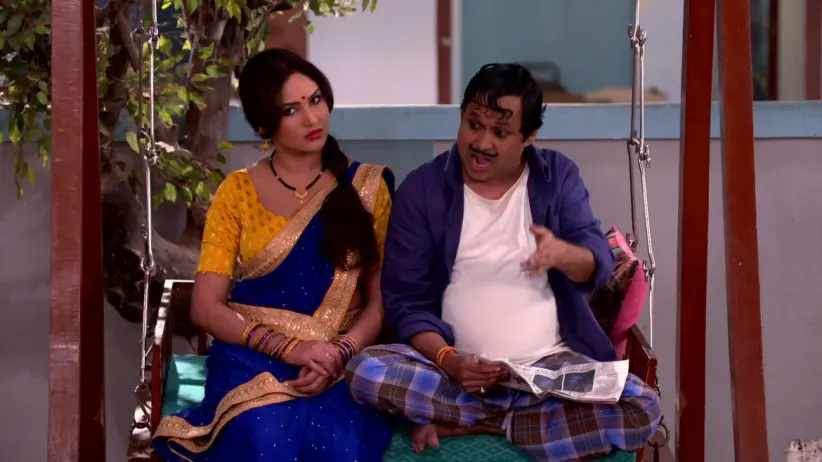 Happu’s family pretends to be rich - Happu Ki Ultan Paltan