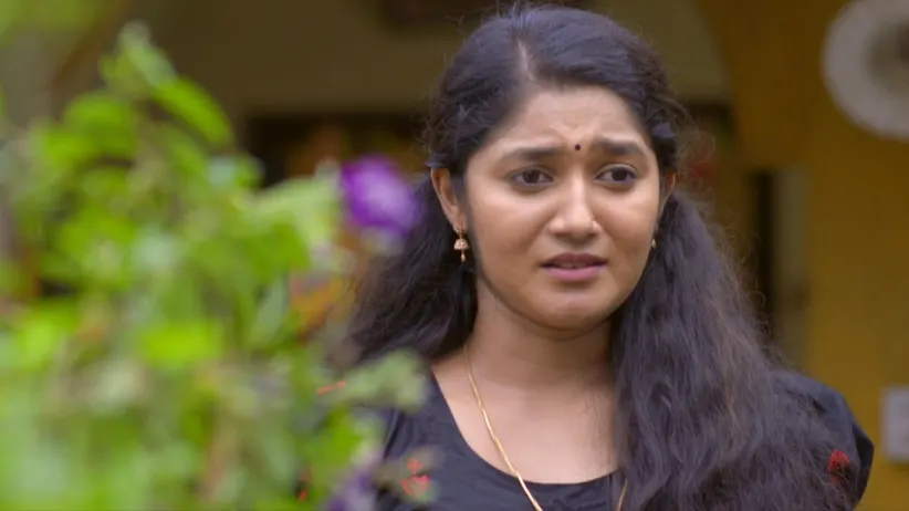 Sreelakshmi refuses to accept Ravi Varman's offer - Neeyum Njanum