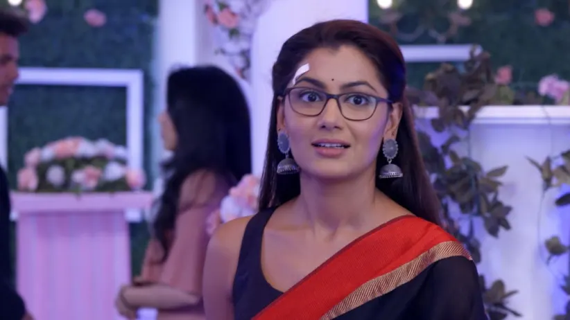 Pragya Expresses Her Gratitude to Vikram - Iniya Iru Malargal