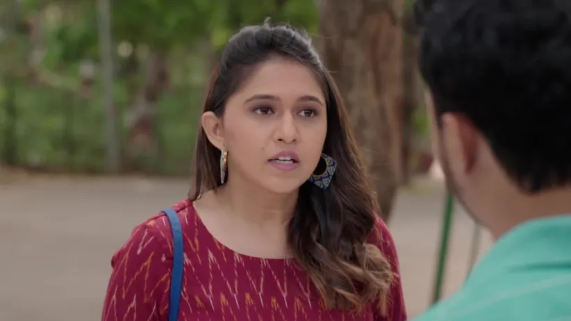 Aditya refuses to give the scarf back - Majha Hoshil Na